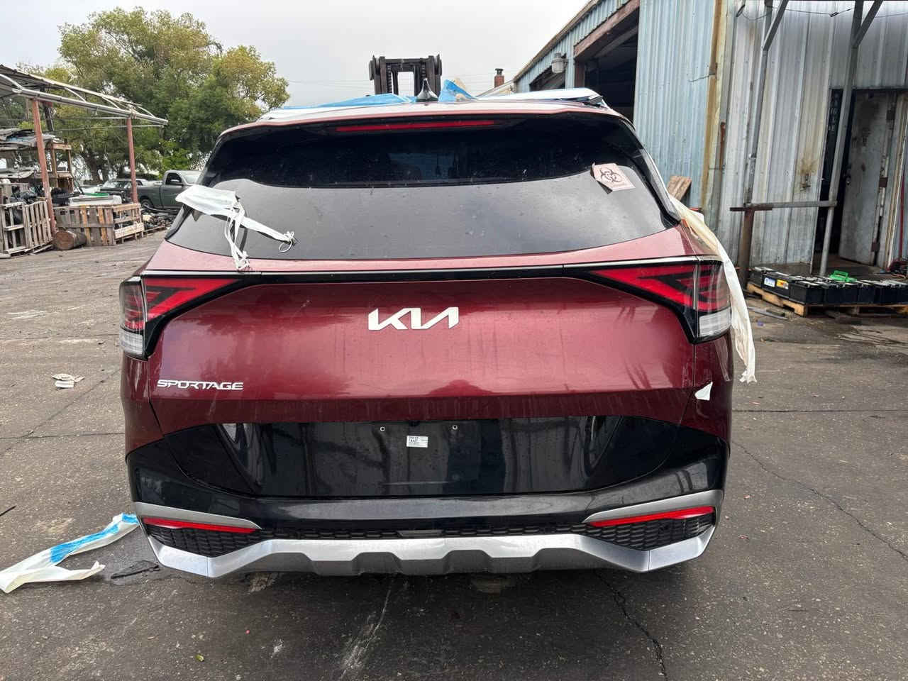 السلام عليكم زبائنه الكرام 
تم وصول سبورتج تفصيخ وارد امريكي لون احمر متوفر جميع قطع السياره اصلي تفصيخ 
***********
العنوان سوق بغداد شارع النضال القصر الابيض مقابل وزاره التعليم العالي
https://maps.app.goo.gl/rSjf4bUpGKV1AX8d8?g_st=ic
