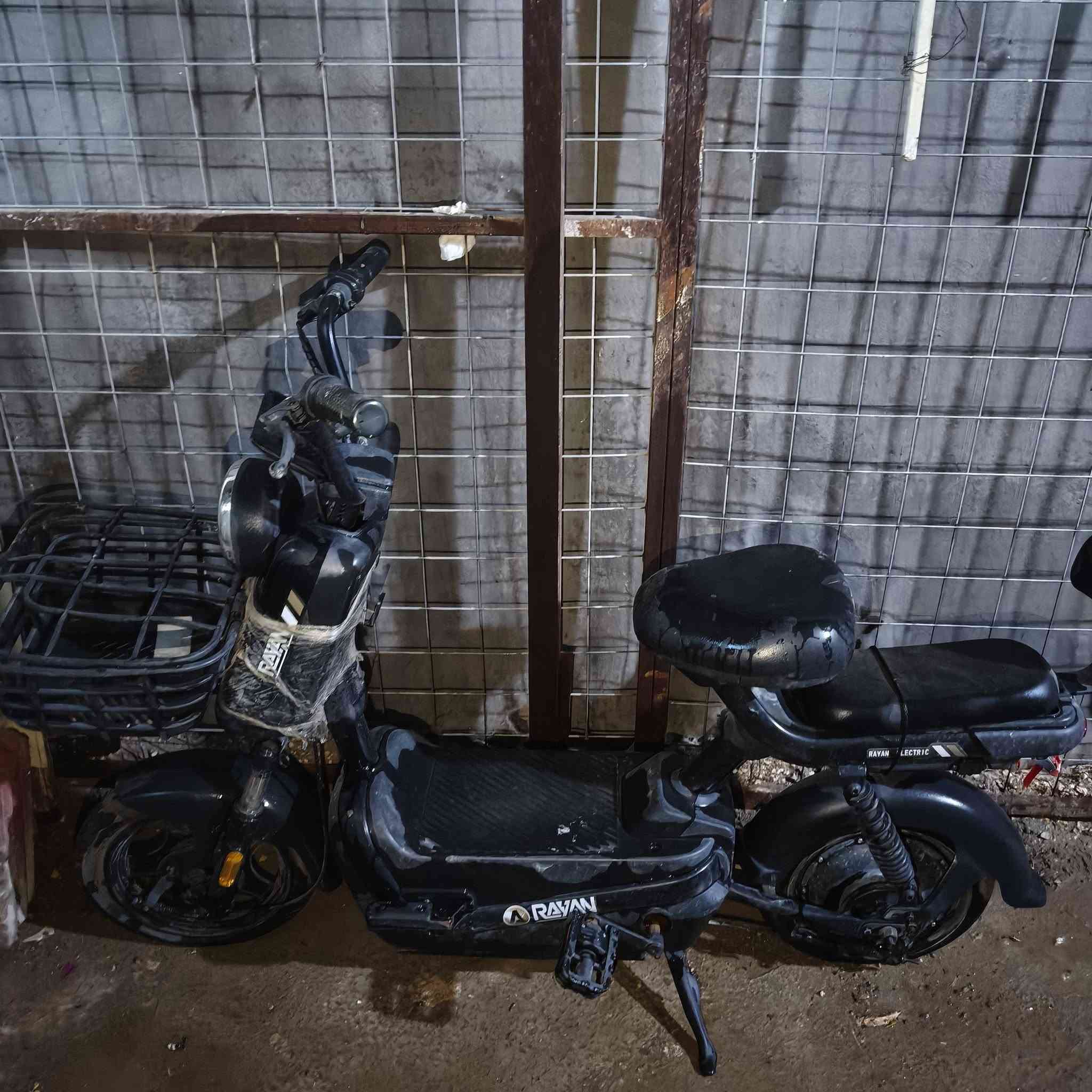 للبيع  دراجه شحن  عليه بس بطاريات
سعر 120 وبي مجال بسيط


**إذا كنت صاحب هذا الإعلان وتريد حذفه لأي سبب، رجاءا أرسل رسالة إلى الدعم الفني**