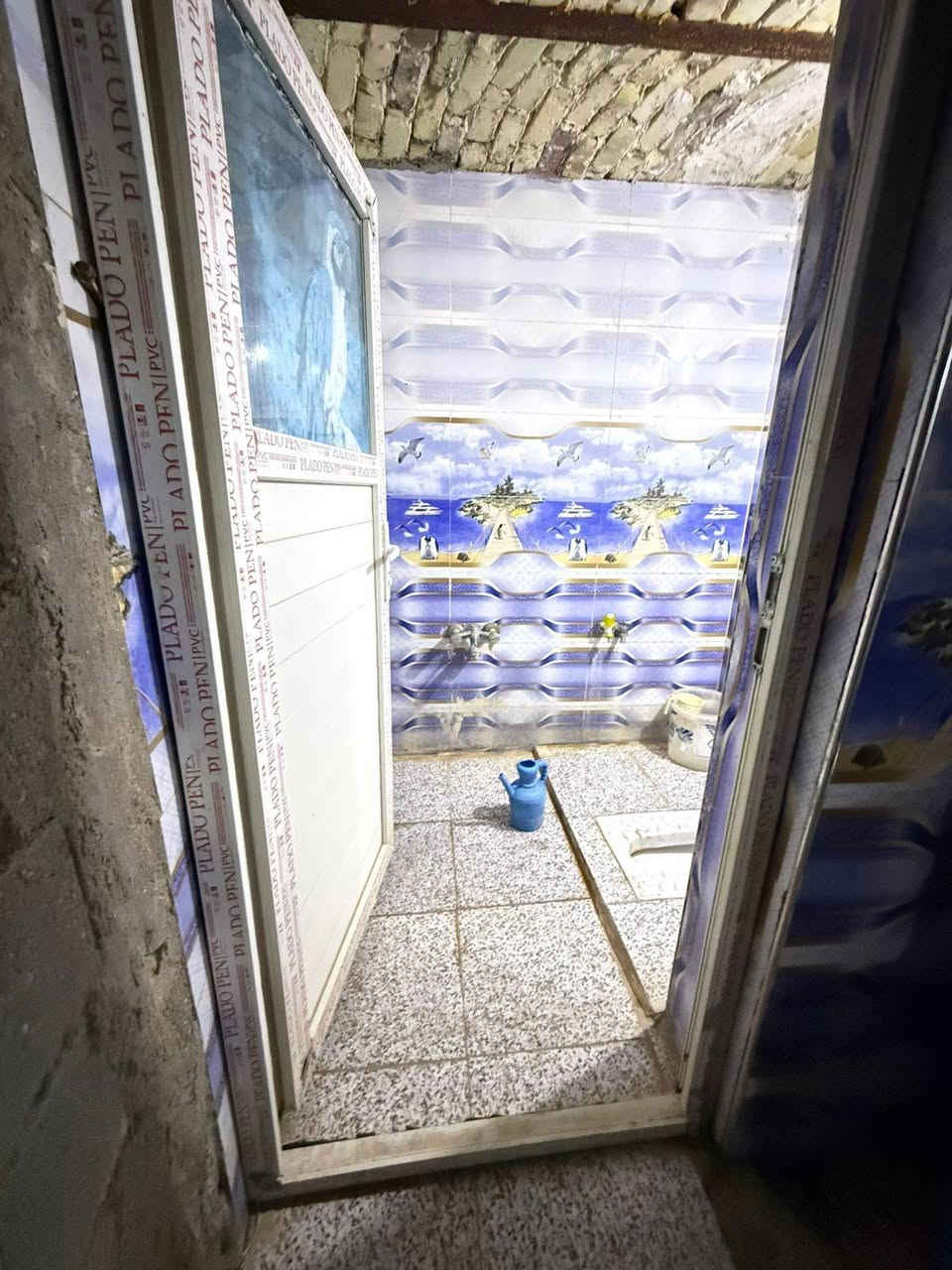 *🏡 بيت زراعي للبيع - حي الشهداء | جاهز سكن فوري*

*الموقع*: حي الشهداء، قرب أسواق فاهم، رابع شارع يبعد عن شارع الصب 
*المساحة*: 220م²  
*المواصفات*:
- *البناء*: طابوق + سقف عكادة متين
- *الارتفاع*: البيت عالي عن الشارع - تهوية ممتازة
- *التشطيب*: سيراميك كامل مناقصة + جاهز للسكن
- *التقسيم*: استقبال + هول + غرفتين نوم + مناورتين كبار 
- *الصحيات*: صحيات داخلية وخارجية

البيت مرتب من كلشي وما يحتاج تعب، فرصة وسعره مناسب جداً

*السعر: 25 مليون*  
*للتواصل*: خاص أو اتصال/ ***********
