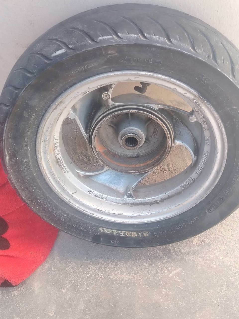 سلام عليكم دراجة عبد الحليم محرك 100 بس يرادله ترتيبات محرك شغال بس اني انطيكياه طافيه 60 الف أو بيه مجال حك الجيه مكاني النجف مجمع قرية الغدير الثانيه
أو عندي ويل أو تأير التاير بيه بس بنجر واحد أو أهم نازله قيم أو أخذه مال دراجة فراشه


**إذا كنت صاحب هذا الإعلان وتريد حذفه لأي سبب، رجاءا أرسل رسالة إلى الدعم الفني**