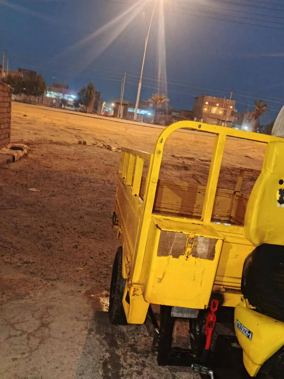 السلام عليكم ستوته لبيع مديل 2013
ستوته كله معمره 2025 محرك توه شاده جديد  المكانه بصره القرنه سعر 1300وبيه مجال حك الجيه رقم ***********
