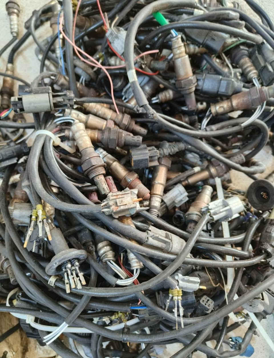 حساس كزوز كوري مشكل
سعر القطعه 5000 
أقل طلب 50 قطعه 
يوجد توصيل لجميع المحافظات 
واتساب ***********
