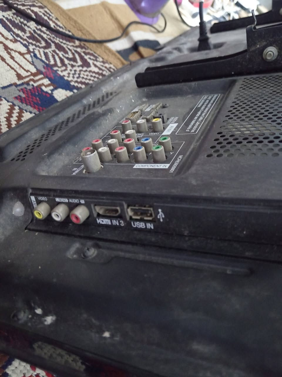 سلام عليكم بلازما ال جي مامكسوره مااعرف شبيه لبيع
***********
