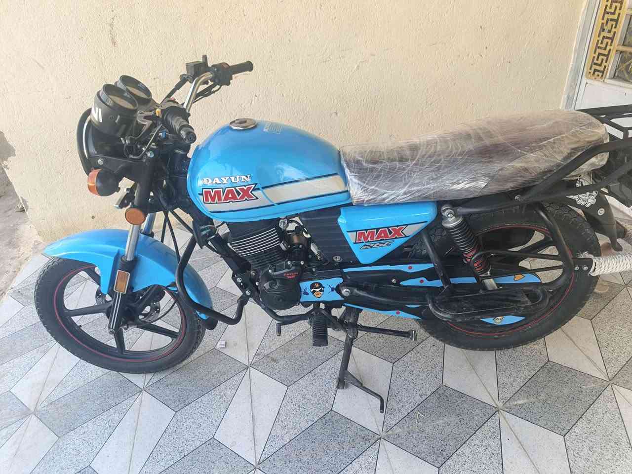 السلام عليكم دراجه دايون للبيع مديل 2023مكفوله كفاله عامه اي نقص مابيه اوراق اصولي ورقه وكيل مداور بسمك مكان بابل الشوملي شراي يخابرني بيه خير ويدلل ***********
