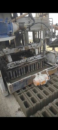 عامل كابسة بلوك موجود شتنطي اقبل 07833299633