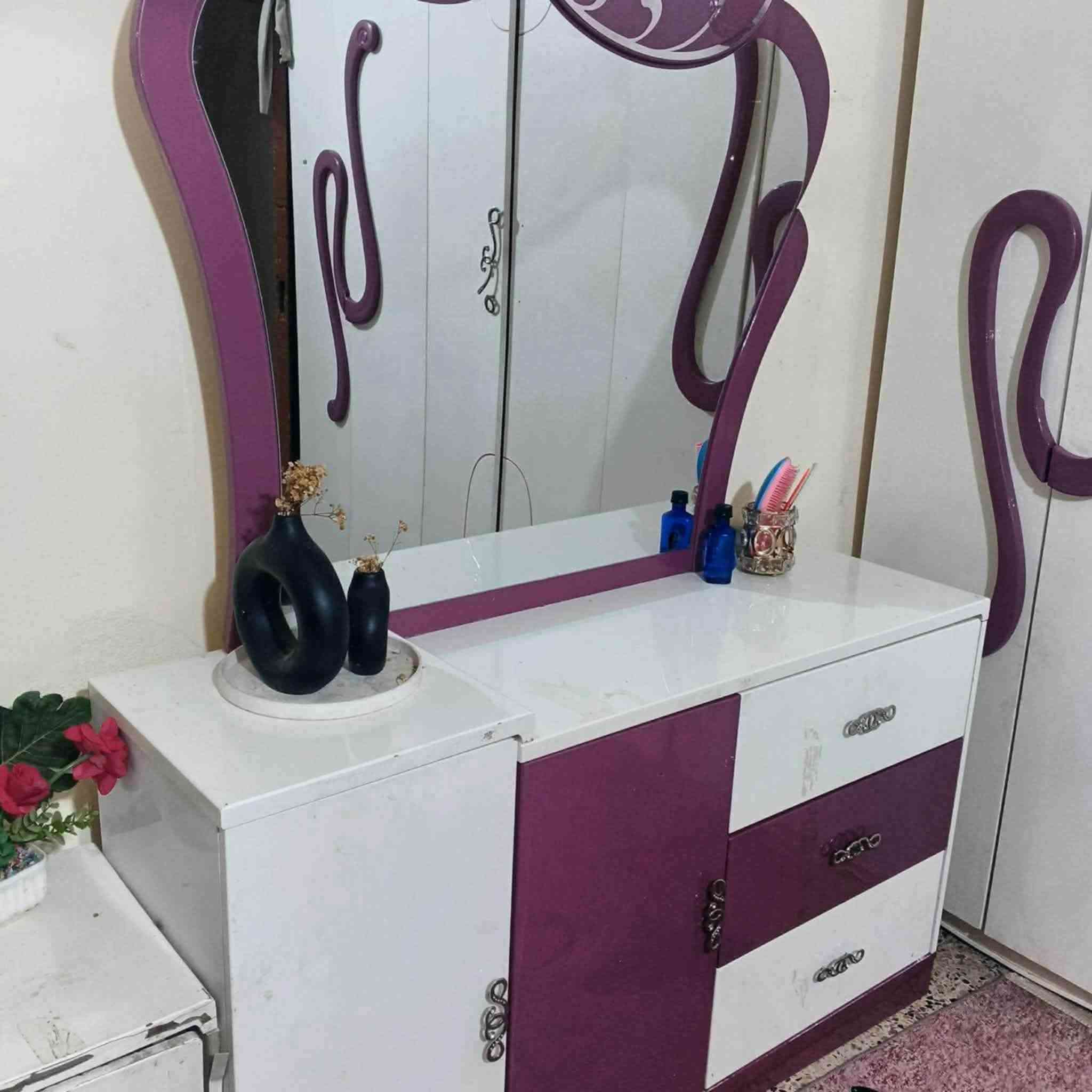 السلام عليكم غرفه للبيع المكان الخاجيه السعر ٥٠٠ وبيها مجال للتفاصيل الاتصال على الرقم ‏‪***********‬‏
