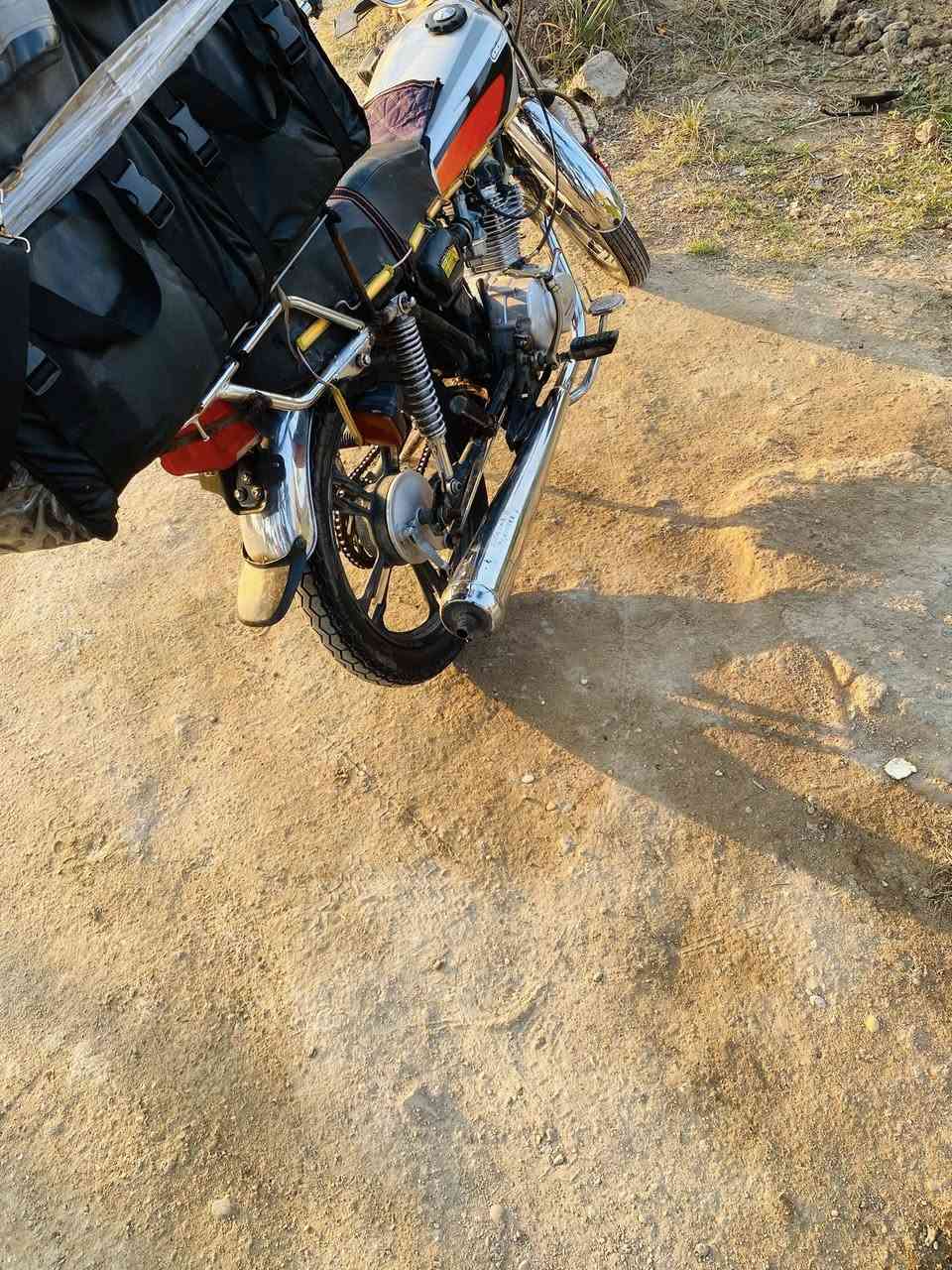 سلام عليكم دراجه تايكر للبيع موديل ٢٢دراجه تخبل شغل وتطلع للشغل صناديك وياه دراجه كامله كهربائيات شغاله نشره عل طول الدراجه دبل اشاير كولشي شغال دراجه نص هندر تشتغل مابيه أي نقص سعر ٤٠٠مكاني بغداد الدوره هاتف ***********
