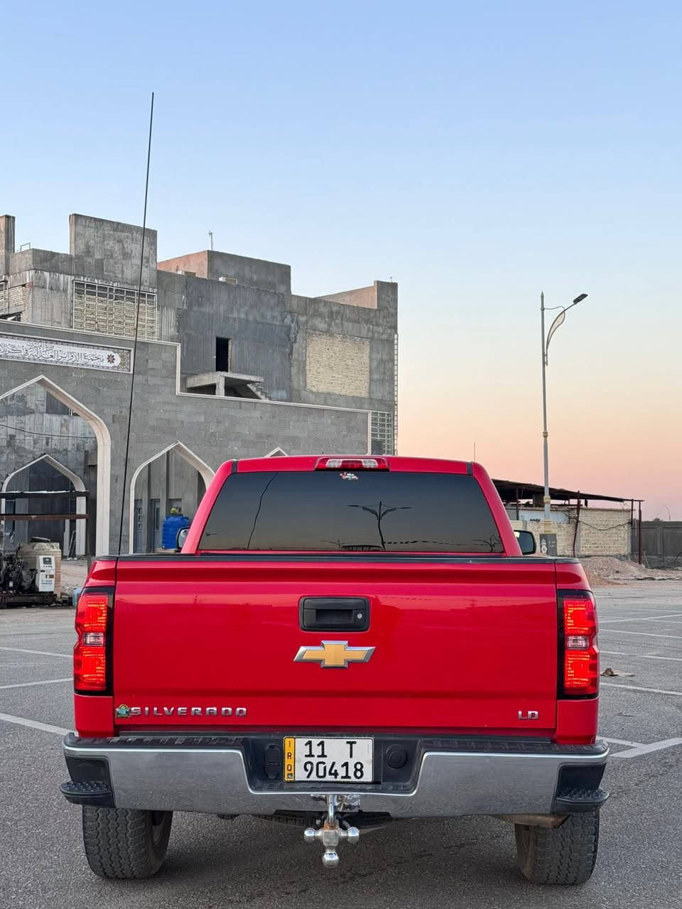 السلام عليكم سلفرادو 2019  رقم بغداد الدولي باسمنه مواصفات lt.
السياره عليها ترفيع 
ويل كب ٢٠ كروم مال تاهو
مكينه ٥٣٠٠ مامفتوحه 
كير تعليك
السياره مكينه كير تبريد حداديه  كاملات تخم تاير جبلي 
سبيسرات تايرات 
منضومه لايت زنون مع حركه في الد 
السياره ماشيه ٨٠ الف 
صور الحادث بالمنشور وبيها بيبان كلير من امريكا 
السعر ١٦٥. وبيها مجال حك شوفه السياره 
‏للاستفسار ***********
