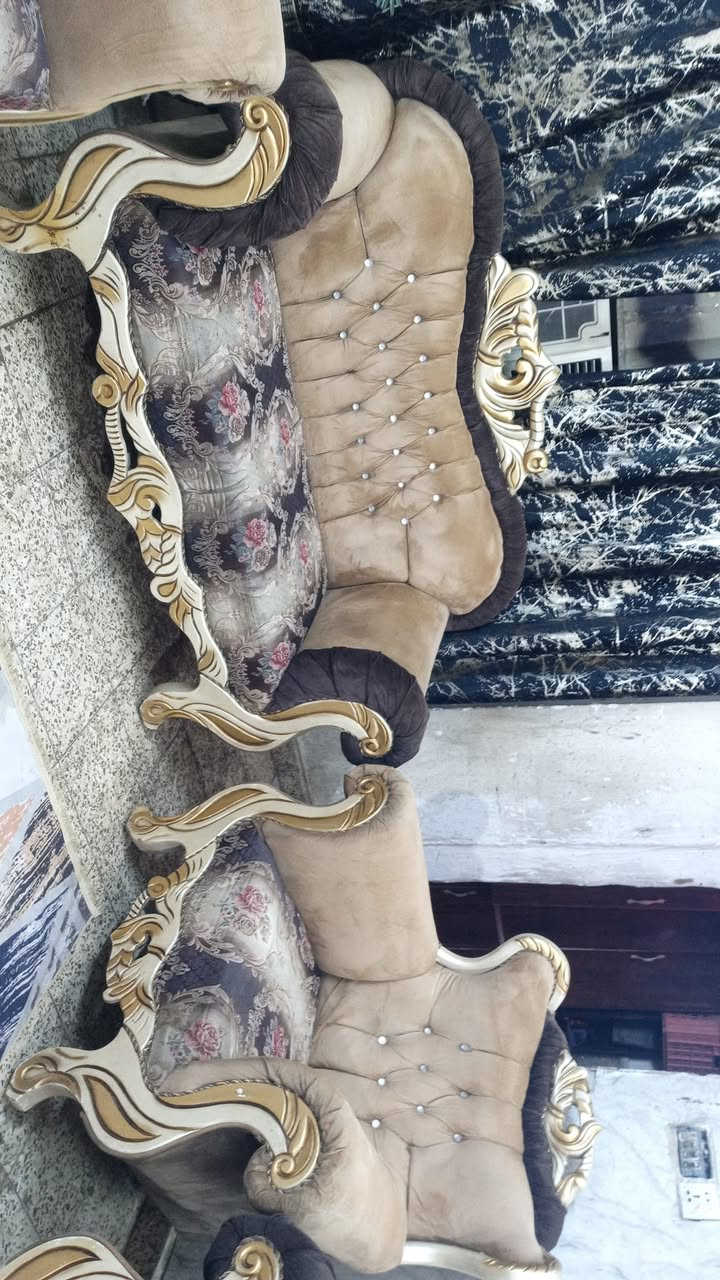 تخم ملكي ١٠ مقاعد اخو الجديد نضافه فول كل ضرار ما بي سعر ٢٦٥ وبي مجال مكاني بياع يوجد توصيل بكروه *********** وتساب
