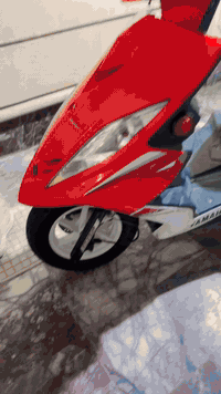 السلام عليكم جيتي ار موديل 13 اوراق كامله  اوراق معرض الدراجه جديده كلش وكفاله عامه من كلشي السعر مليون مكاني بغداد البياع تقاطع درويش 
***********
