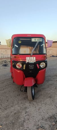 تكتك موديل ١٨ معمره كلها السعر ٥٨٠٠ الشراي يتصل 07734532205