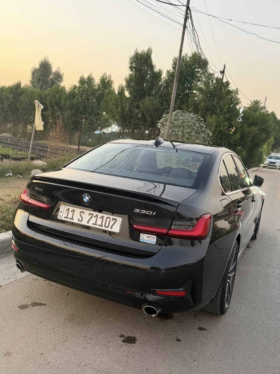 سلام عليكم
الحلوه للبيع 
BMW 330i 
2021
سيارة تشغلها وتطلع لاربيل
ماشيه 50 كيلو 
مواصفات فول الفول 
فتحه
كامره خلفيه 
تدفئة ستيرن ومقاعد وتبريد 
اضائة داخليه led 
عليها كت كامل 
وباقي موصفات البي ام المعروفه
كير ومكينه مكفول 
حادثها موضح بالصور
لغد وشاصي مكفول 
السعر 25 الف بيها مجال 
***********
