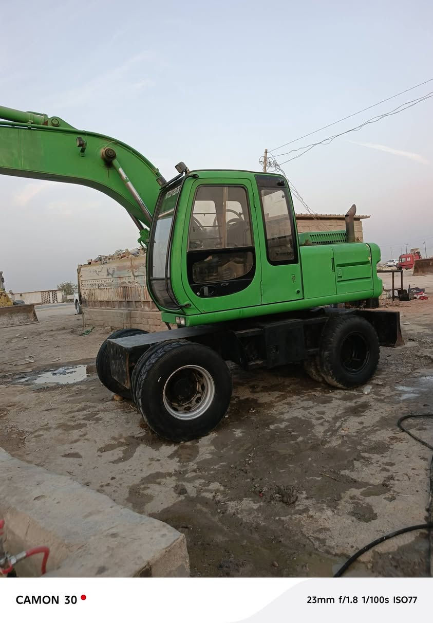 حفاره للبيع مديل ٢٠٠١ رقم بابل ***********
