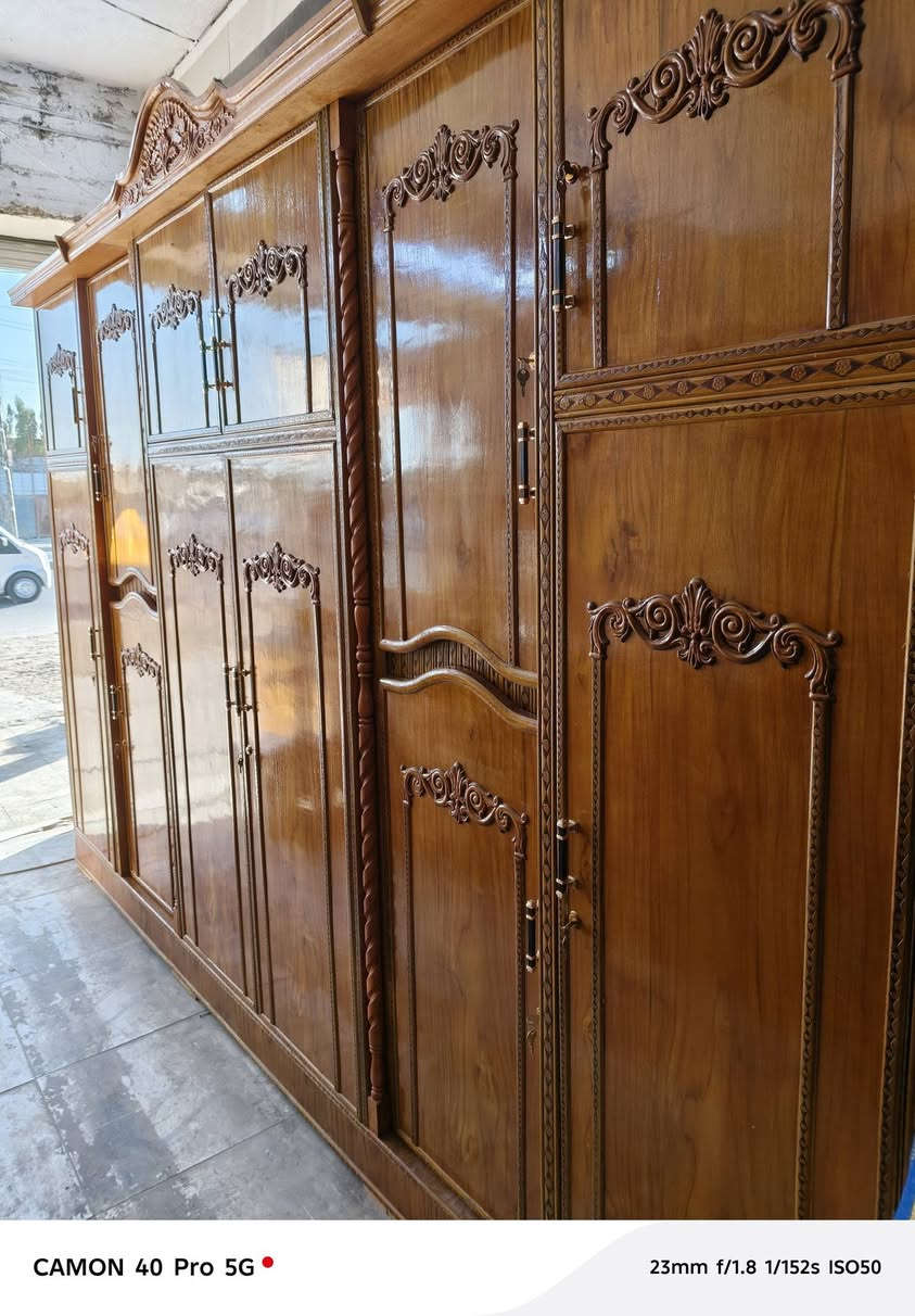 غرفة ٦باب ملحق جديدة غير مستخدمة شغل وسط زاوية كنتورية برتفاع الكنتور كاملة سعر ٩٥٠ ألف بس يوجد توصيل مكان بغداد فلكة حي النصر ***********
