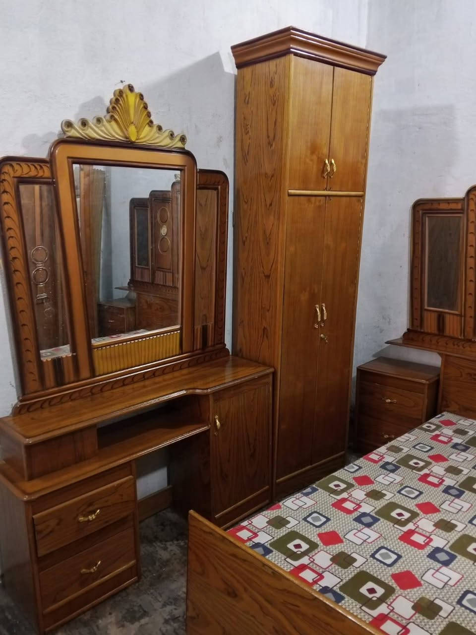 650غرفه ست ابواب ملحق صاج زاويه كنتوريه اخت الجديده مال عرسان بغداد الحسينيه مال الراشديه وعندي توصيل ***********

