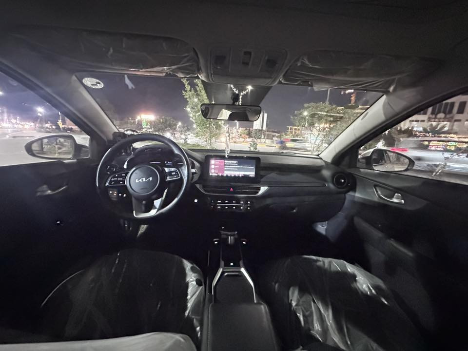 السلام عليكم
KIA K3
موديل 2024
ماشيه 13 الف 
رقم اربيل / بسم الشركه تريد تحويل تريد وكاله 
محرك 1500 دبل نوزل
فول مواصفات
بصمه
فتحه سقف
شاشة لمس كبيره
كامرا
حساس امامي 
حساس خلفي
تحكمات 
هند بريك بصمه
اربع انظمه قياده
اوتو هولد
مري شفط
كشنات جلد 
السعر 148 بيها مجال للشراي ***********
