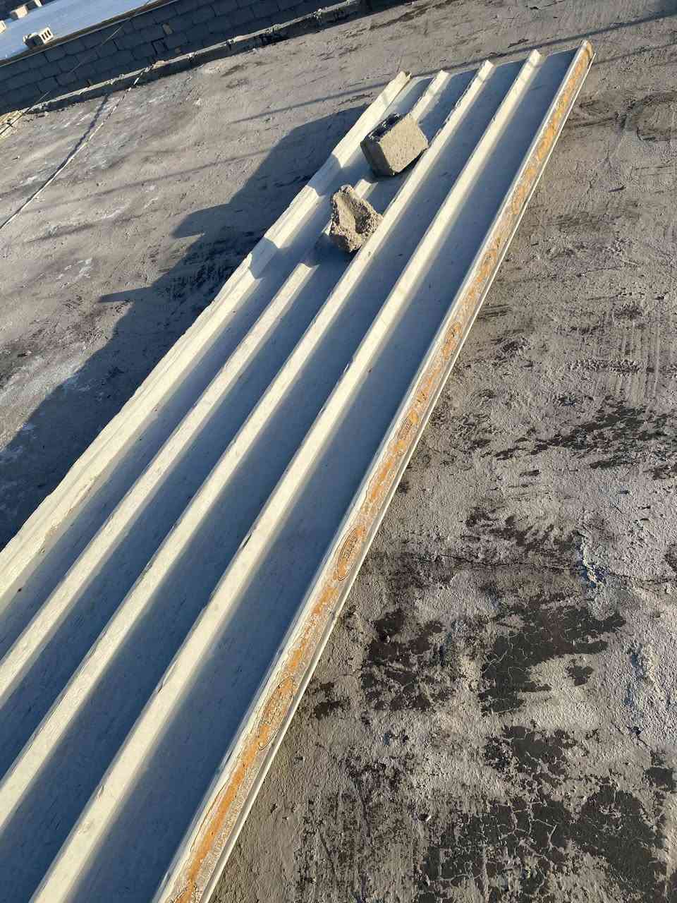 سندويج بنل حجم 4 امتار و 15 سانتين تقريباً المكان نجف عامود 122 شارع الهرموش سعر 30 الف رقم هاتف ***********
