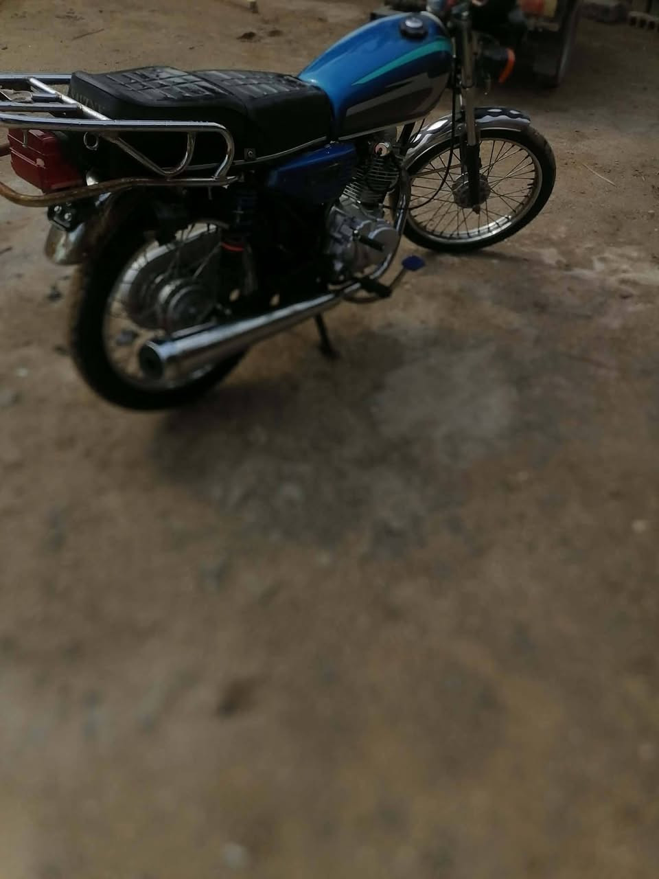 سلام عليكم دراجه البيع التفاصيل يم صاحبها 0781 643 3745
