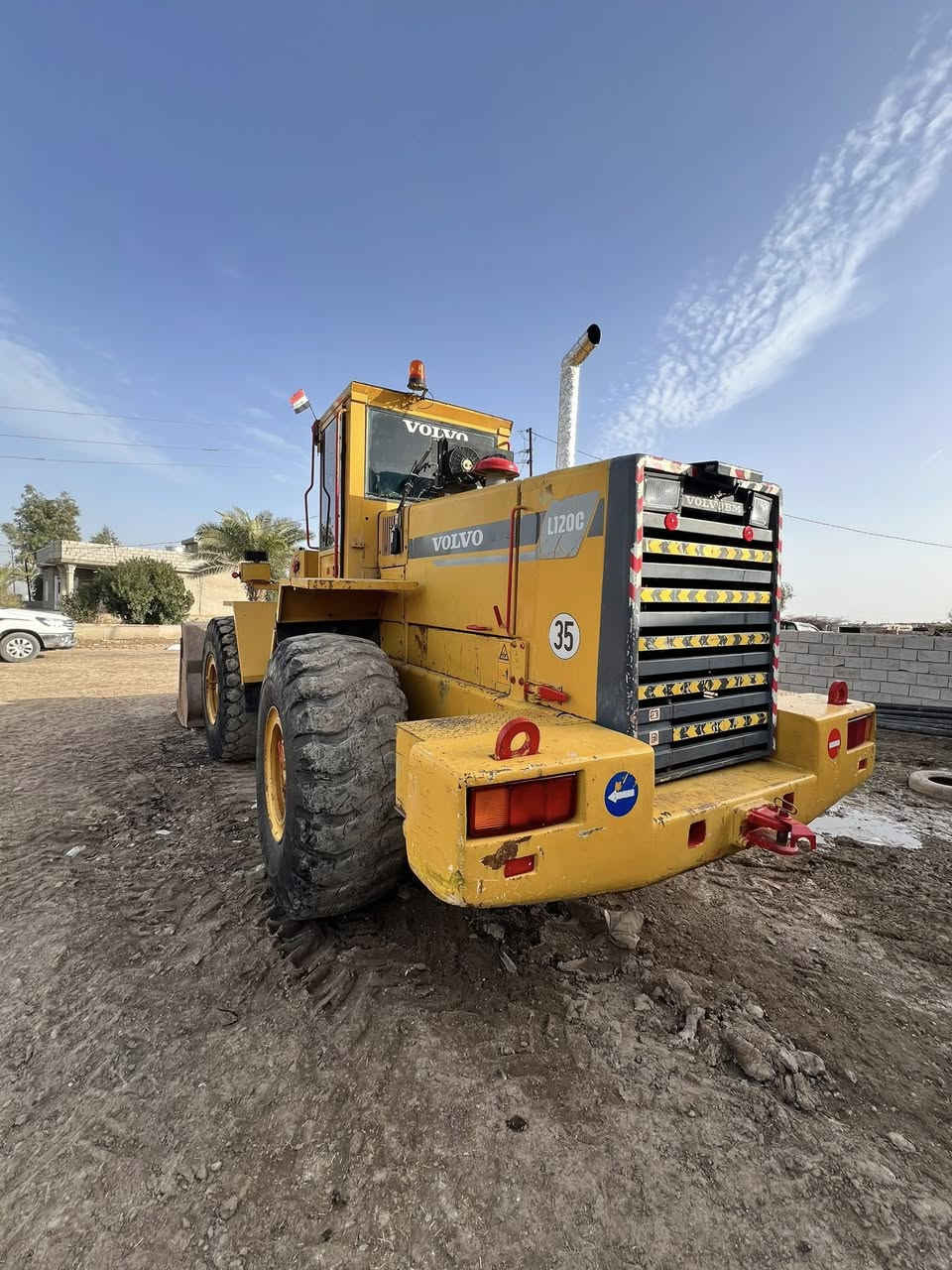 سلام عليكم
شفل فالفو 120C موديل 95 
مكينه لا صرف ولا بخار كير شرط مامفتوح اكسلات شرط 
منفيس 
مصبوغ عام جماليه 

للاستفسار ***********
