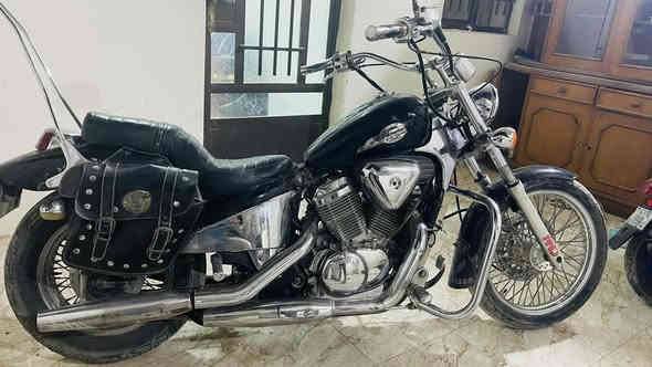 السلام عليكم ورحمة الله وبركاته اخوتي هارلي استد ٤٠٠ للبيع الدراجه بيها تنقيص. السعر ٨٠٠ وبيها مجال للطيبين بالف عافيه للي ياخذها العنوان سامراء . الرقم ***********
