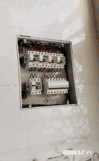 علي الكهربائي لتأسيسات الكهربائية العنوان السماوة  موبايل *********** يتوفر واتساب للاستفسار الاتصال او مراسله الرقم
