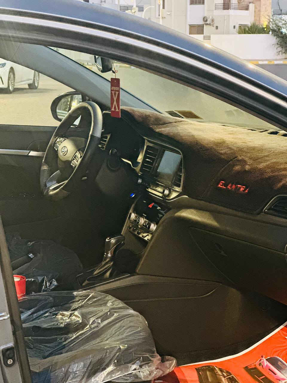 النترا 2019 امريكي للبيع
2019 شكل 2020 
سياره فول مواصفات لأخر حبه
تحديد مسار-بصمه- تنته - رادار امامي-رادار جانبي - استشعار الطرفين - بصمه- عداد رقمي- الخ....
السياره مناقصها شي تشغل وتطلع 
محركها 2000 دوش المرغوب
الكير AT البلادي المرغوب 
السعر 135 وبيها مجال 
للاستفسار/ ***********
