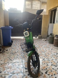 دراجة شحن للبيع حجم 20 بطاريات بحاله جيده  سعر 125الف (وبيه مجال بسيط)...