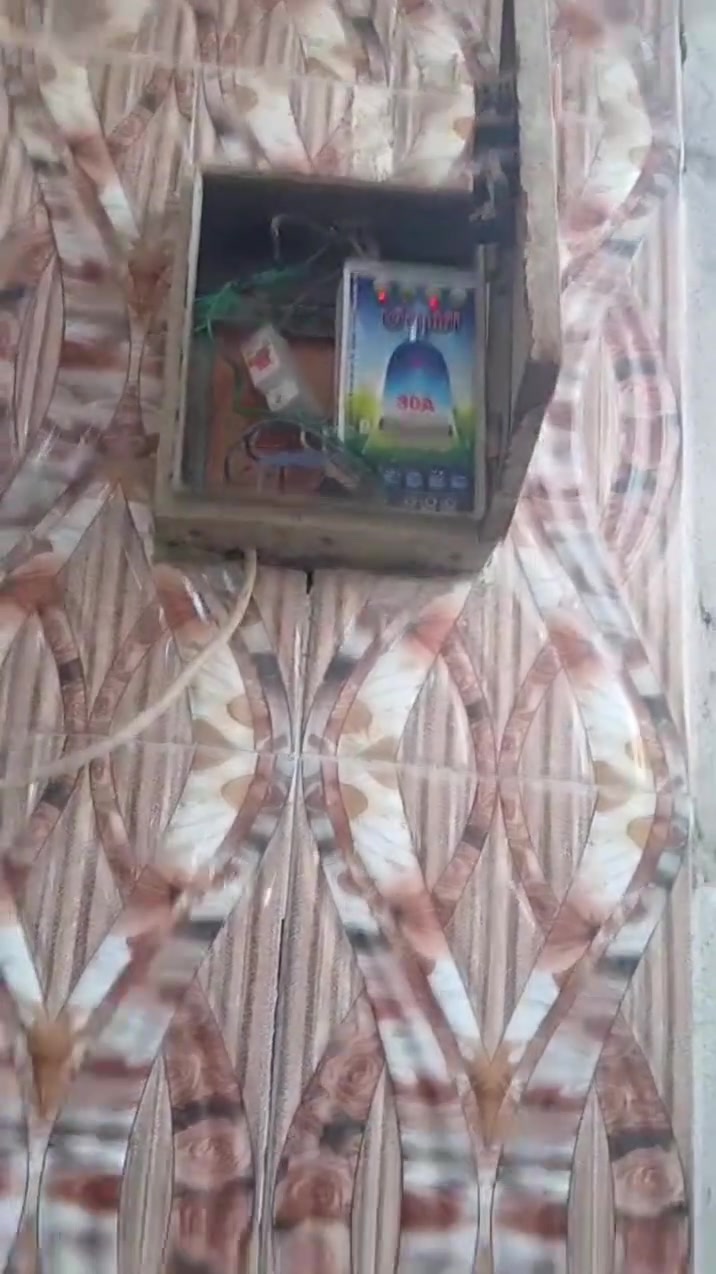 اسلام عليكم بيت اللايجار اربع شوارع قرب ازياء عبود 
طابق واحد غرفتين وستقبال ومطبخ ***********واتساب
