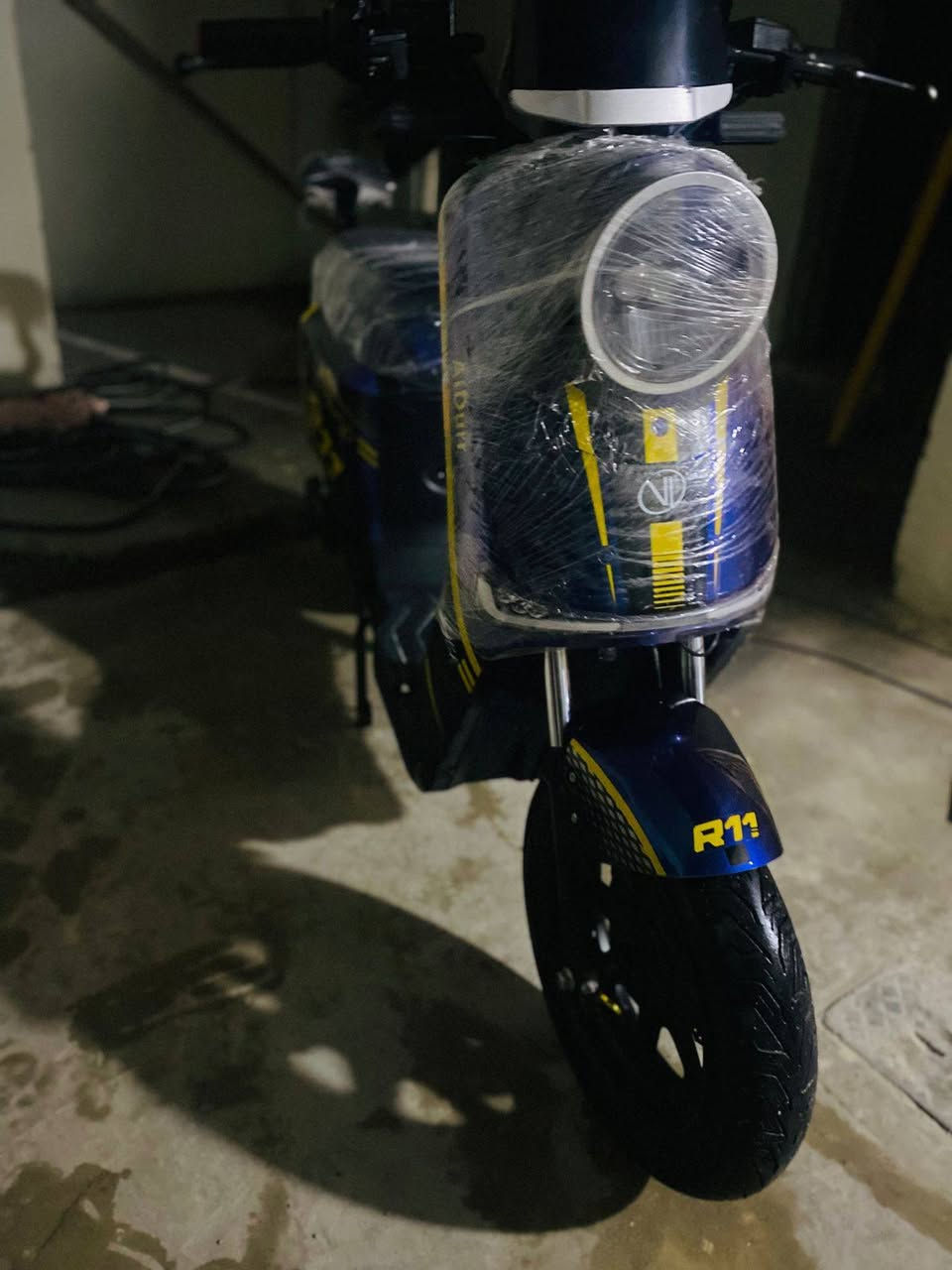 السلام عليكم دراجه R11  مديل 2025 البطاريه 32 امبير السرعه الحقيقي 80 دراجه نضيفه كلش اريد ابيعها محتاج السعر 600 وبيها مجال قليل التواصل *********** واتساب أو فيس
