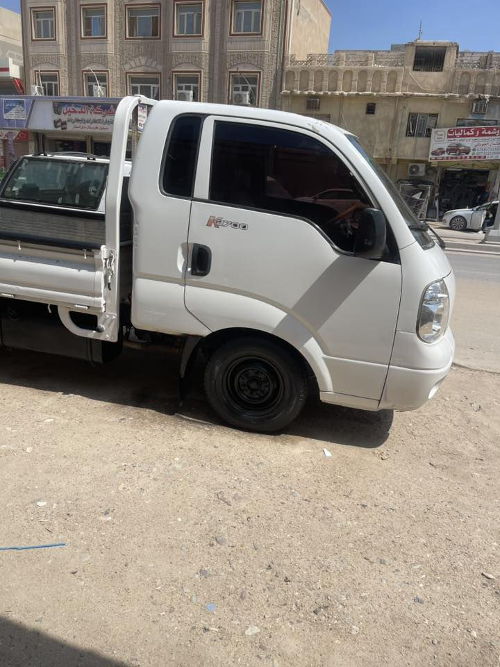 السلام عليكم كيه بنكو مفتوح للبيع  موديل 2012رقم بصرة تحويل مباشر السيارة مكفوله كفاله عامه لاضربه ولاصبغ ولافتح  مكينه لاتنقيص ولاتبخير شاصي رقم شاصي واضح تبريد شغاله ثلج السيارة ع وضع الشركة ماشيه 98الف  مكان السيارة البصرة سعرها 83$ وبيه مجال بسيط اتصل ***********)***********
