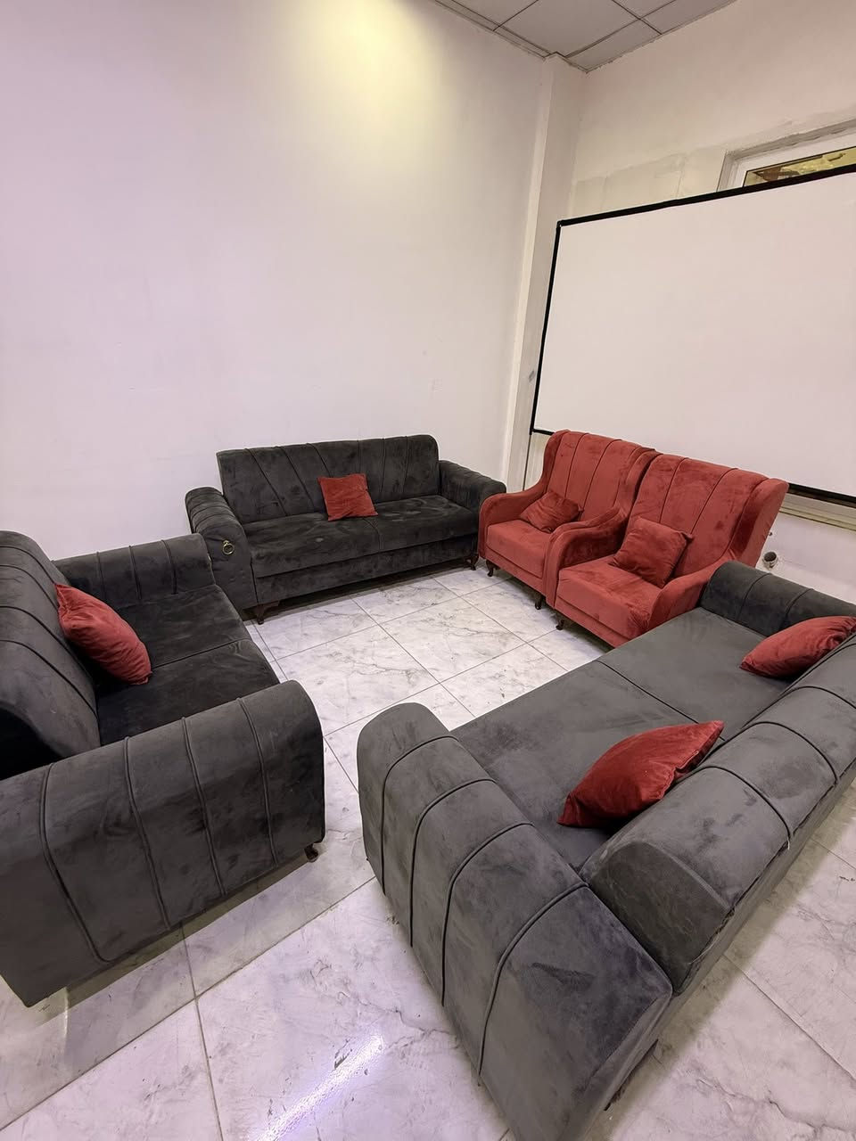 تخم 10 نفرات مستخدم نضيف 
واتساب ***********
