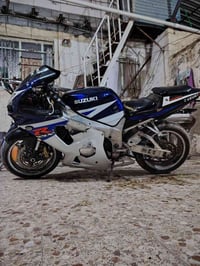 للبيع واحد ونص محرك 750 نوزلات اوراق كامله 07806017168