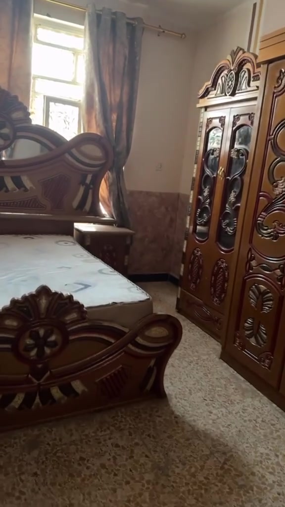 غرفه اخشاب كامله وجاهزه بعدها بلكارتون سعره 775 وبيه مجال بسيط جديده كلش ونضيفه


**إذا كنت صاحب هذا الإعلان وتريد حذفه لأي سبب، رجاءا أرسل رسالة إلى الدعم الفني**