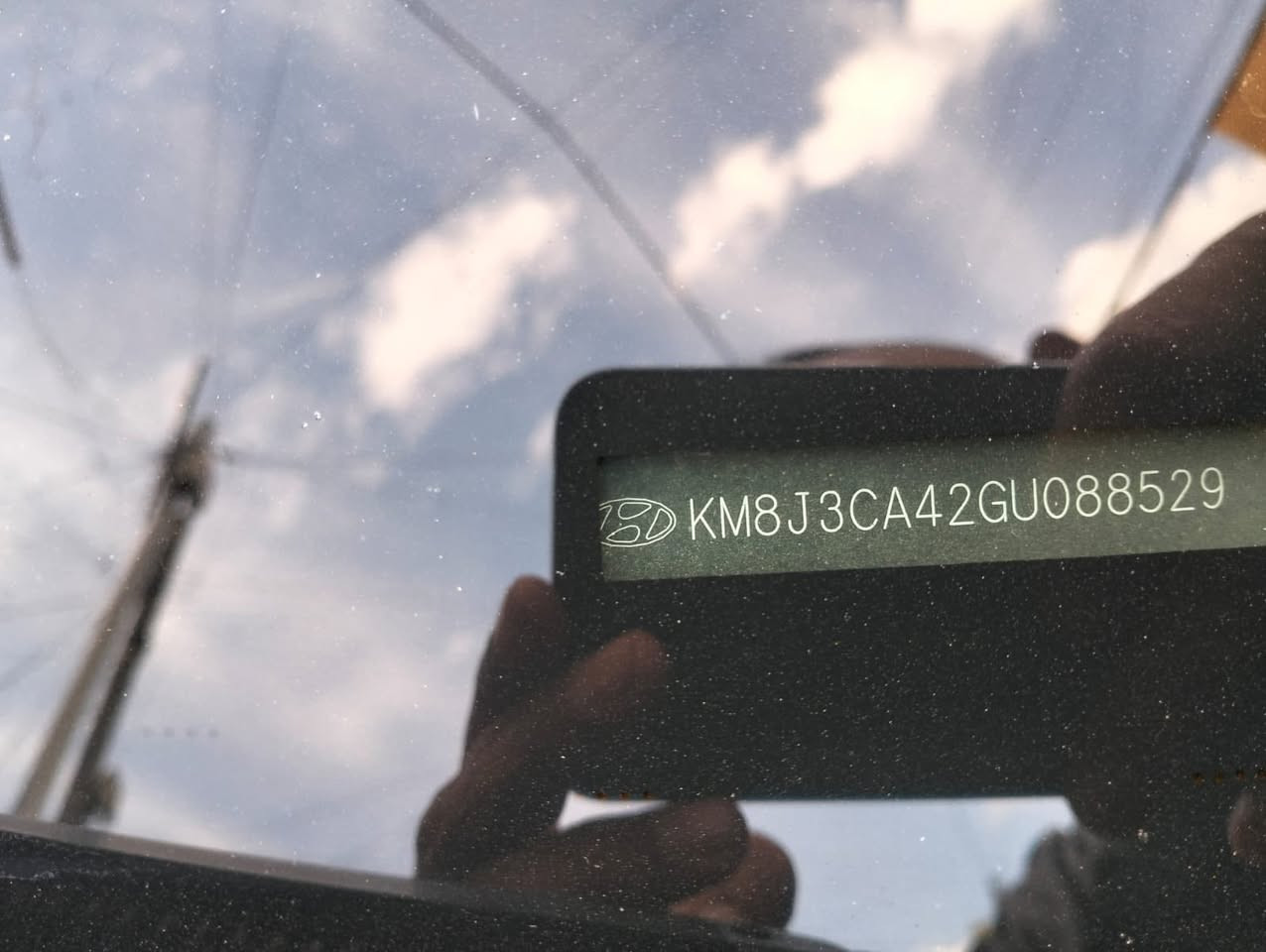 السلام عليكم توسان للبيع وارد امريكي 2016 محرك 2000 حادثه فقط بنيد بلمنشور سعرها 142 وبيهه مجال عنوان مدينة الصدر لاستفسار  ***********
