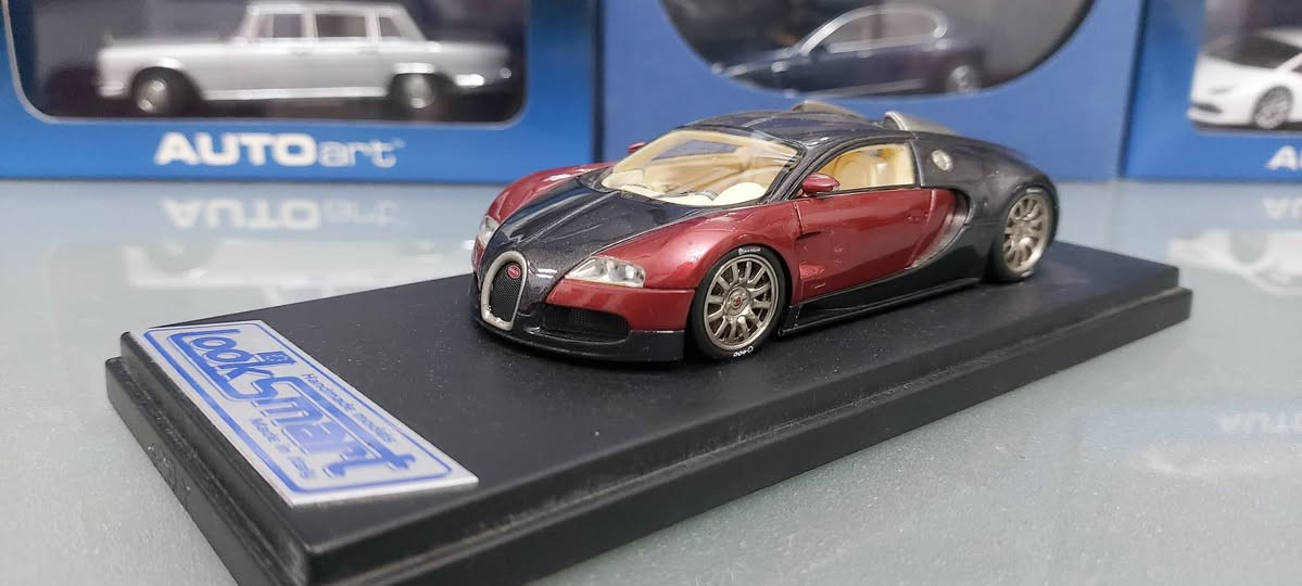 BUGATII  VEYRON LOOK SMART 1/43
RARE MODEL  - Uesed
messenger only


**إذا كنت صاحب هذا الإعلان وتريد حذفه لأي سبب، رجاءا أرسل رسالة إلى الدعم الفني**