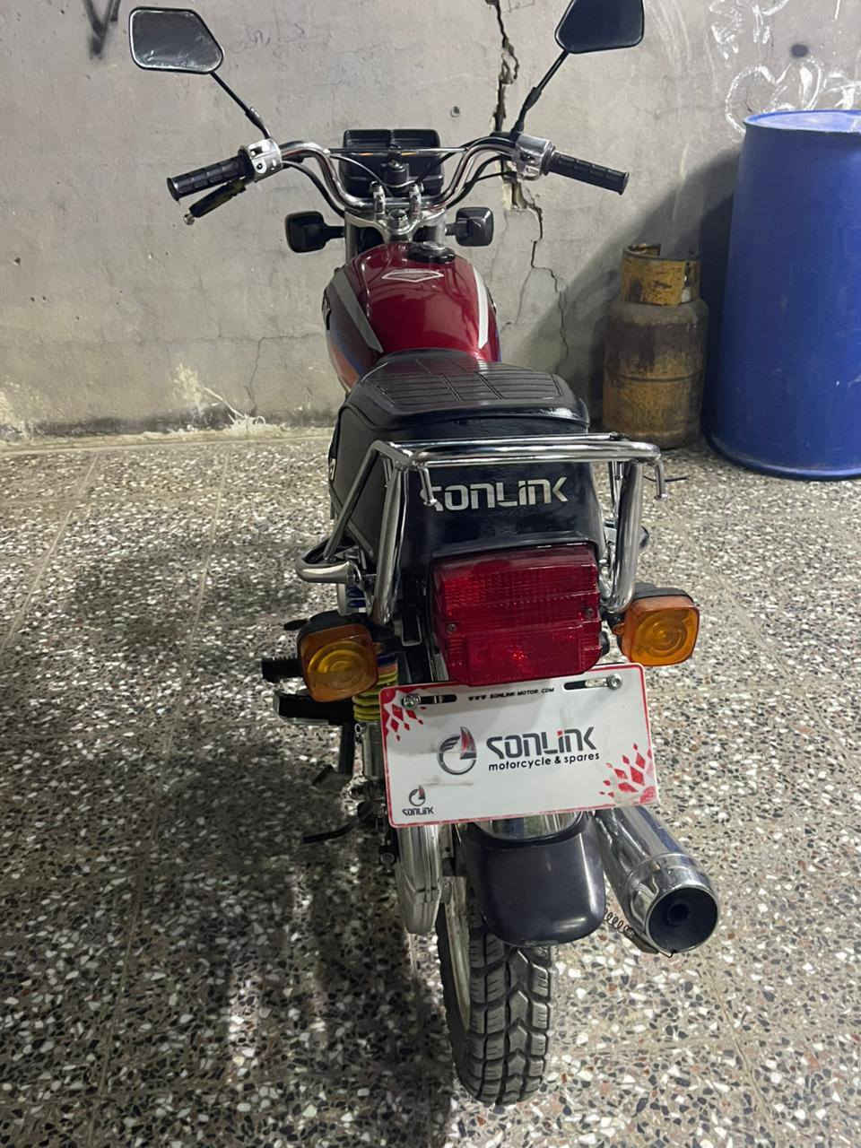 سلام عليكم دراجه ايراني 4 كير نضافه 95 مكينه فول برغي ما مفتوح اروق بس مكاتبه 600 وبيه مجال شيي قليل للشراي رقمي ***********
