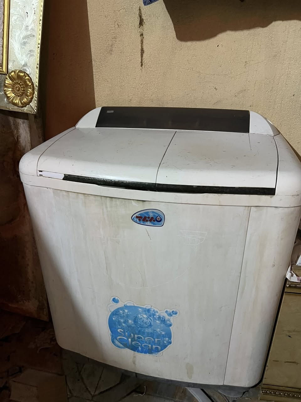 100 الف نظيفة كلش استعمال قليل مكان البصرة الحيانية ***********
