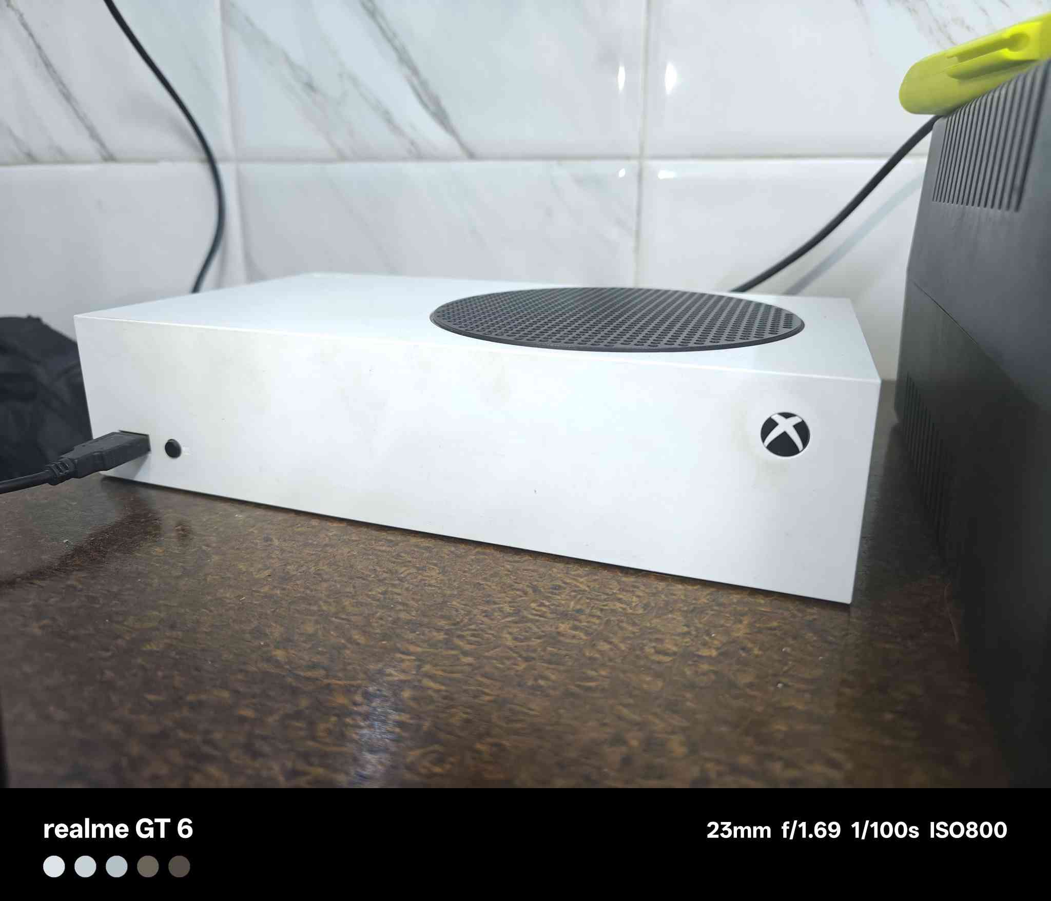 سلام عليكم
1-اكس بوكس سيريس اس نسخه 2023 استخدام سنتين خفيف يعني قليل مشغلها
الاكس بوكس مكفول من الخدش او عطل جوستك الي تجي ويا الجهاز نظافه 90 ما-2 عطلان و
3-يو بي اس 850  غير مستهلك 
4-بطاريات ويا الجهاز نوعيه ممتازه
5-هارد 2 تيرا adata hdd 
6-كارتونه الجهاز  موجوده
-----السعر 375. وبي مجال للطيبين مع كامل محلقات المذكوره
مكاني بغداد البنوك تواصل او استفسار ***********
