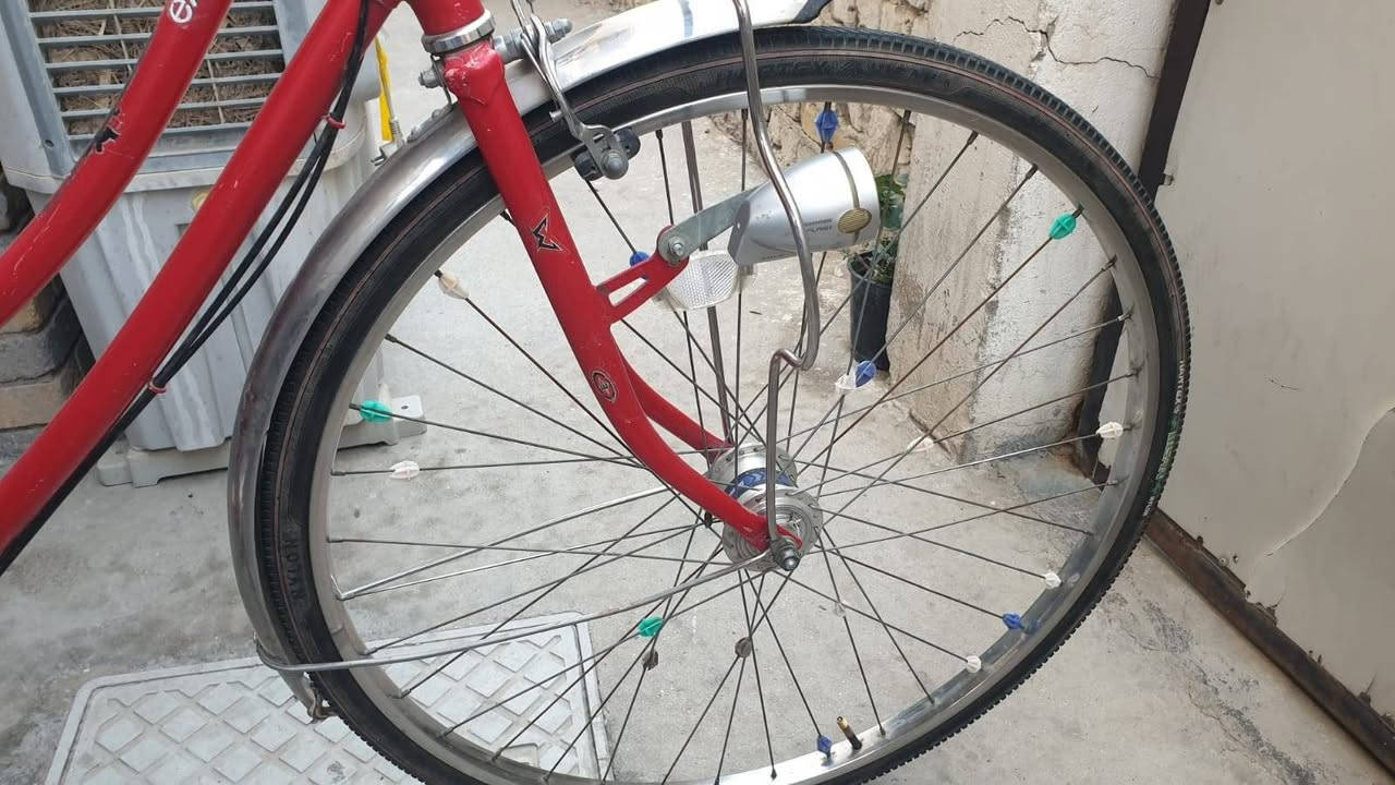 بايسكل بناتي نظيف تايرات و وياله كلش نظيفات قفل ستيرن وقفل خلفي بريكات كاملة ، بدالة ،حساس امامي داينمو ،السعر ٩٠
وتساب ***********
