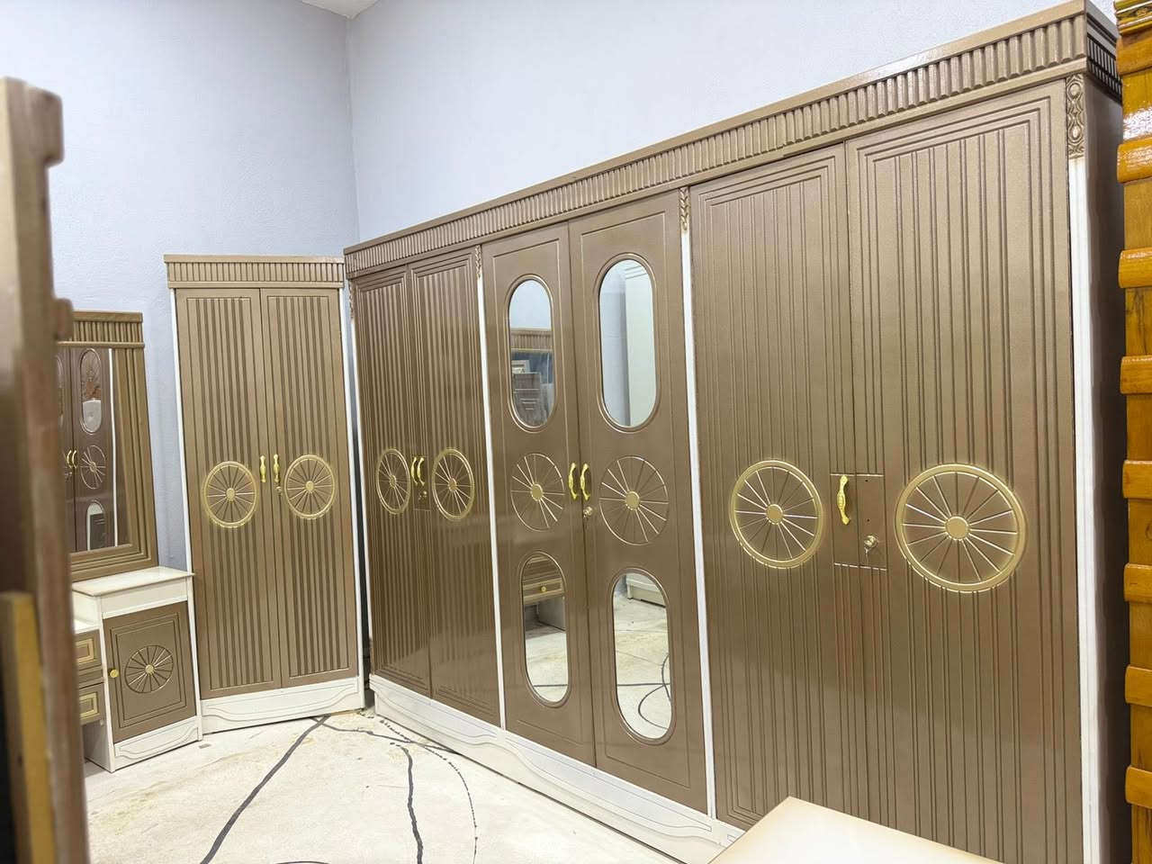 غرف نوم عراقيه شغل نجاره درجه اولى
ضمان 5 سنوات 
خشب 8 ملم اسعارهن ع مليون ونص  
التوصيل والشد مجاني


**إذا كنت صاحب هذا الإعلان وتريد حذفه لأي سبب، رجاءا أرسل رسالة إلى الدعم الفني**