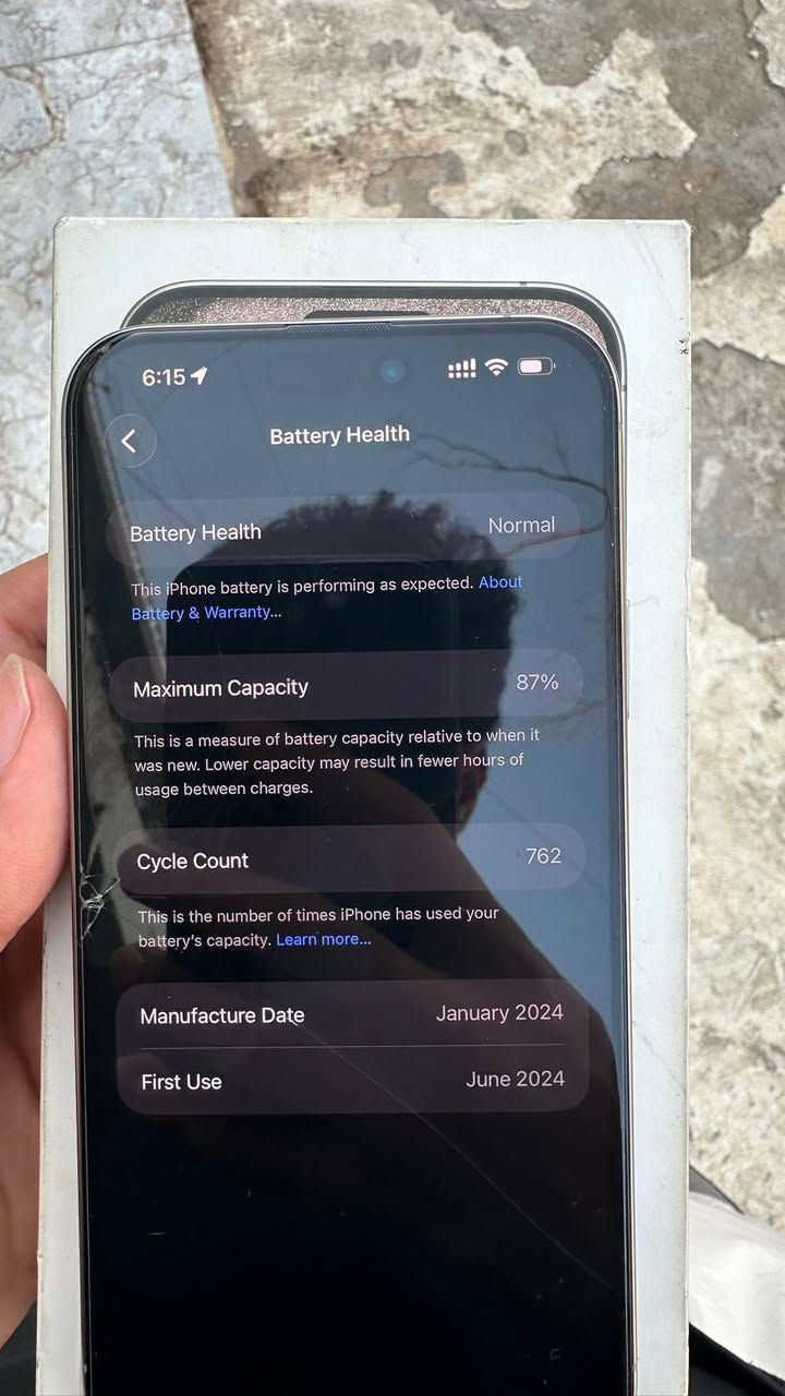 السلام عليكم 
ايفون 15 pro max ذاكرة 256
ضمان ABM CARE 
بطارية 87 🔋 
الجهاز كلشي ممفتوح بي و الك ضمان فحص 
نضافة الجهاز 100% ولا زلغ بي 
كارتونة الاصلية الجهاز فاتحة على ايدي 
السعر مليون و 50 و مجالة شي بسيط 
عنواني شارع فلسطين  رقمي ***********
ملاحضة هذا الفطر لان ردت اشيل لزكة الشاشة بس عفتها
