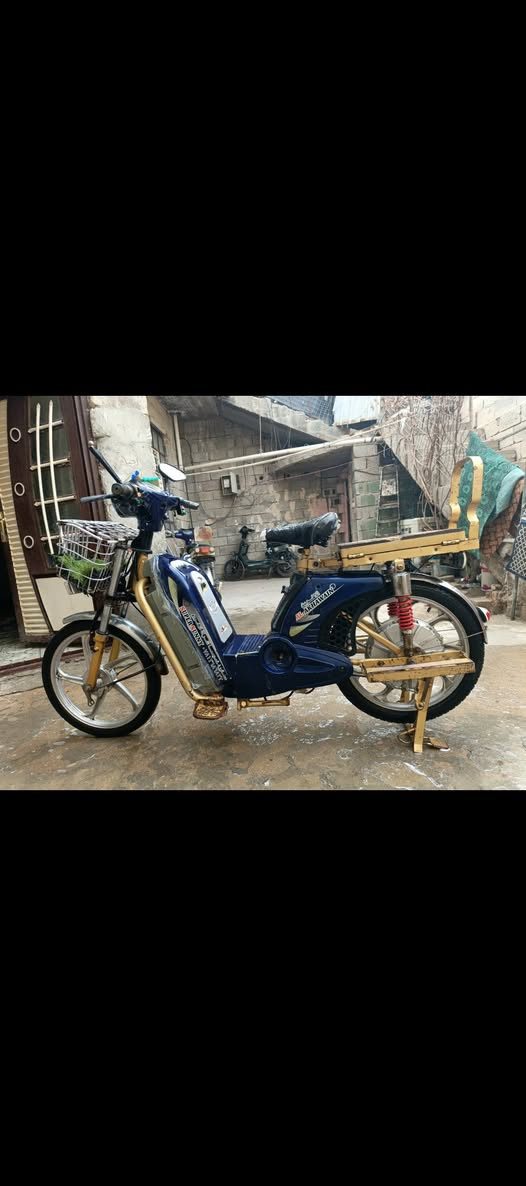 السلام عليكم اني مكلف بل نشر ماطور شحن للبيع بطارياته تخم كامل جديد اقل الشهر نضافته مثل مشوفه كدامك كله شغال مابي شي نقص سعره 300 اليريده يجي خاص اويتصل عل رقم مكاني السكنيه هذه رقمي ***********
