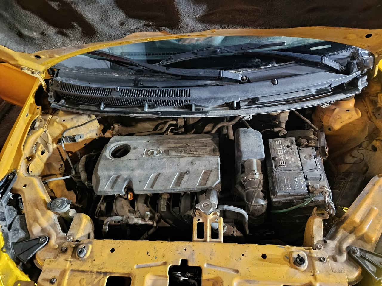 السلام عليكم كريت وال ٢٠١١ للبيع جاهزه مكينه يارس كبير كير ومكينه وتبريد تدفىه شغاله سنويه لل٢٠٢٧ مصفره هيىه وغرامات اني وكيل اول صاحبها الشرعي موجود تحويل او تريد اوكلك مابيها تبديل شواصي دواخل مكفوله بيها تصفيات مال تكسي وبيها بلسقف زنجار خفيف واني مصلحه حتى ليصير خياس سعرها٤٥بيها مجال ***********
