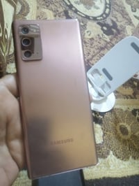 نوت 20 • ١٢٨ • يشتغل بالقلم