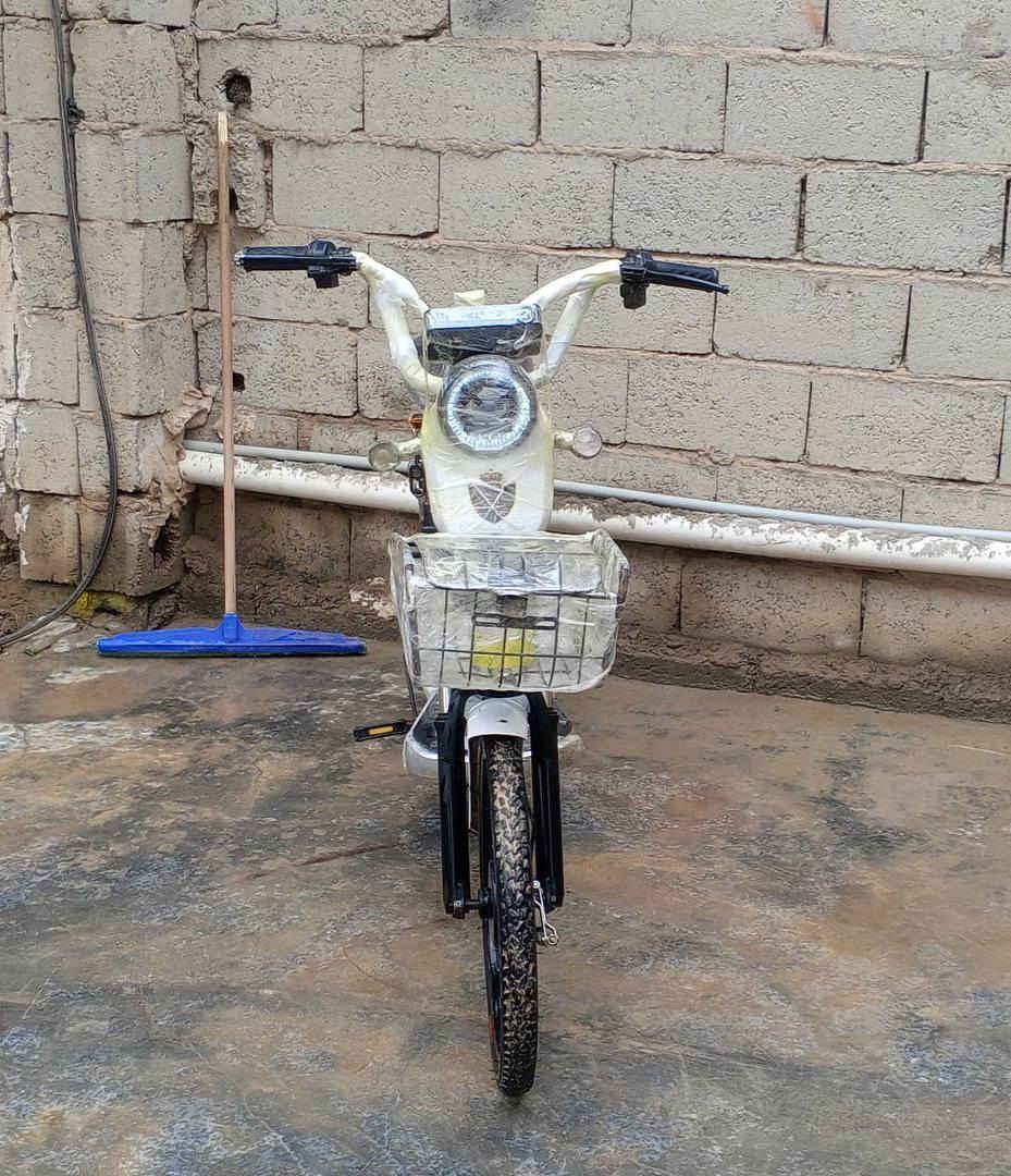 سلام عليكم بايسكل شحن للبيع بسعر 190الف وبي مجال للطيبين بايسكل نضيف باتري نص عمر شاشه ماتشتغل تايرات جديده عنوان كركوك حي واسطي لاستفسار موجود بل فيس والواتساب ***********
