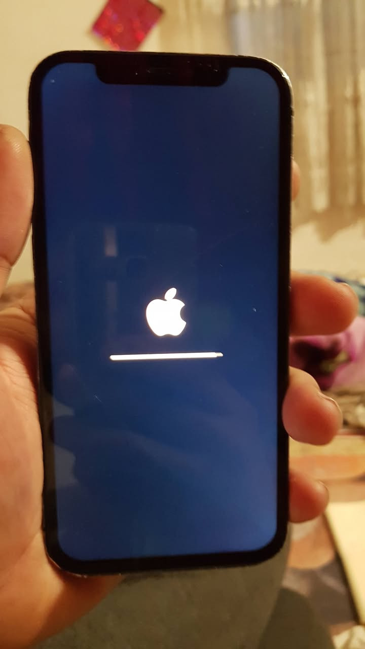 السلام عليكم ايفون ١٢ عادي مبدل شاشه وضهر وبيه فطر والكامره مو واضحة بطاريه ١٠٠ السعر قفل ١٦٠الف//***********
