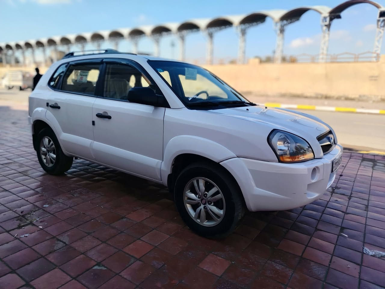 السلام عليكم
توسان موديل 2010 خليجي خليجي مكفوله السياره بيه شخطين بالجاملغ الأمامي ونصبغ من عنده شويه فقط لا فتح ولا تبديل سياره جديده معنا الكلمه مامتعوبه  محرك 2000 دوش المرغوب . محرك وكير مكفولات مامفتوحات تخم تاير صدر امامي خلفي كله جديد تبريد ثلج وين ما يعجبك تفحص رقم بغداد ومكاني بغداد وسياره بسمي رقم انكليزي هزه جديده سنويه 2029 جاهزه الشراي يتصل ***********. بالعافيه ع الياخذهه السعر اتصل وبيك خير وتدلل
