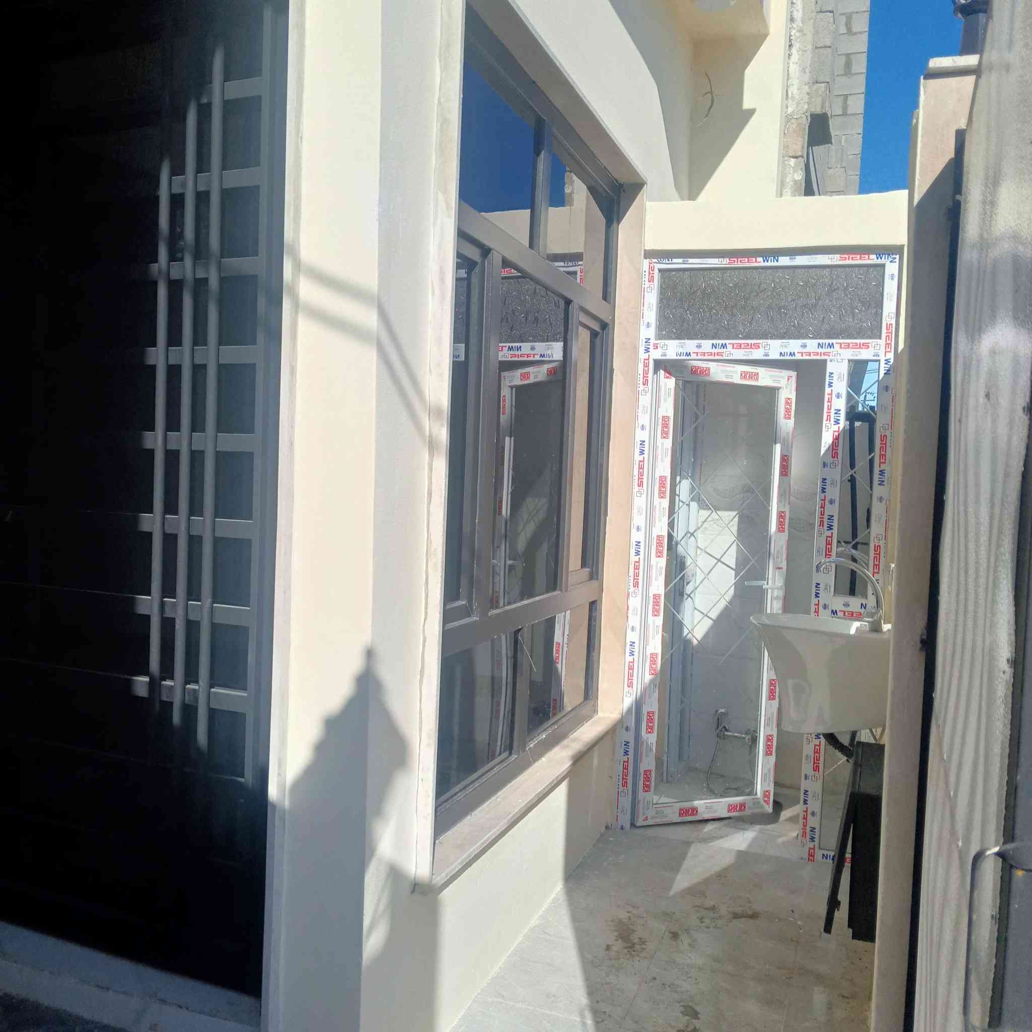 عروض مكتب انوار الخير 
دار للبييع حي الملاين ثانيه 
مجمع عمر طويل 
مساحه ١٢٠ متر واجه ٦ م
طابقيين طابق ارضي استقبال 
ومطبخ وهول وغرفتين نوم
وصحيات 
طابق ثاني غرفتين نوم وهول 
غرفه بيه سويت
دار زيرو 
خدمات كامله ماء كهرباء تبليط
زراعي نموذج ٢٥ حق تصرف
اي استفسار مراجعه مكتب 
انوار الخير مجاور البناء جاهز 
مقابل الكمرك
***********
*********** ابوعمران
*********** ابواحمد
