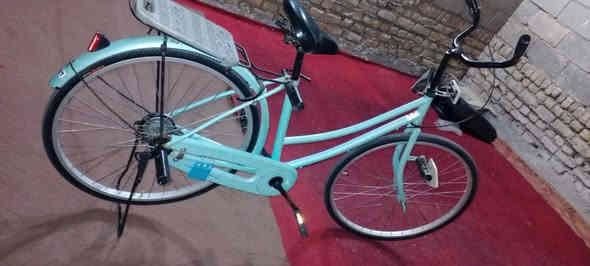 بايسكل للبيع راسلني ***********والتفاصيل جوة
قفل +2نشرات +5دبلات +جك وسط +سوباية امامية +حمالة مبايل +حمالة مشروب +مسطرة

وجاملغ امامي

وكاسحة
