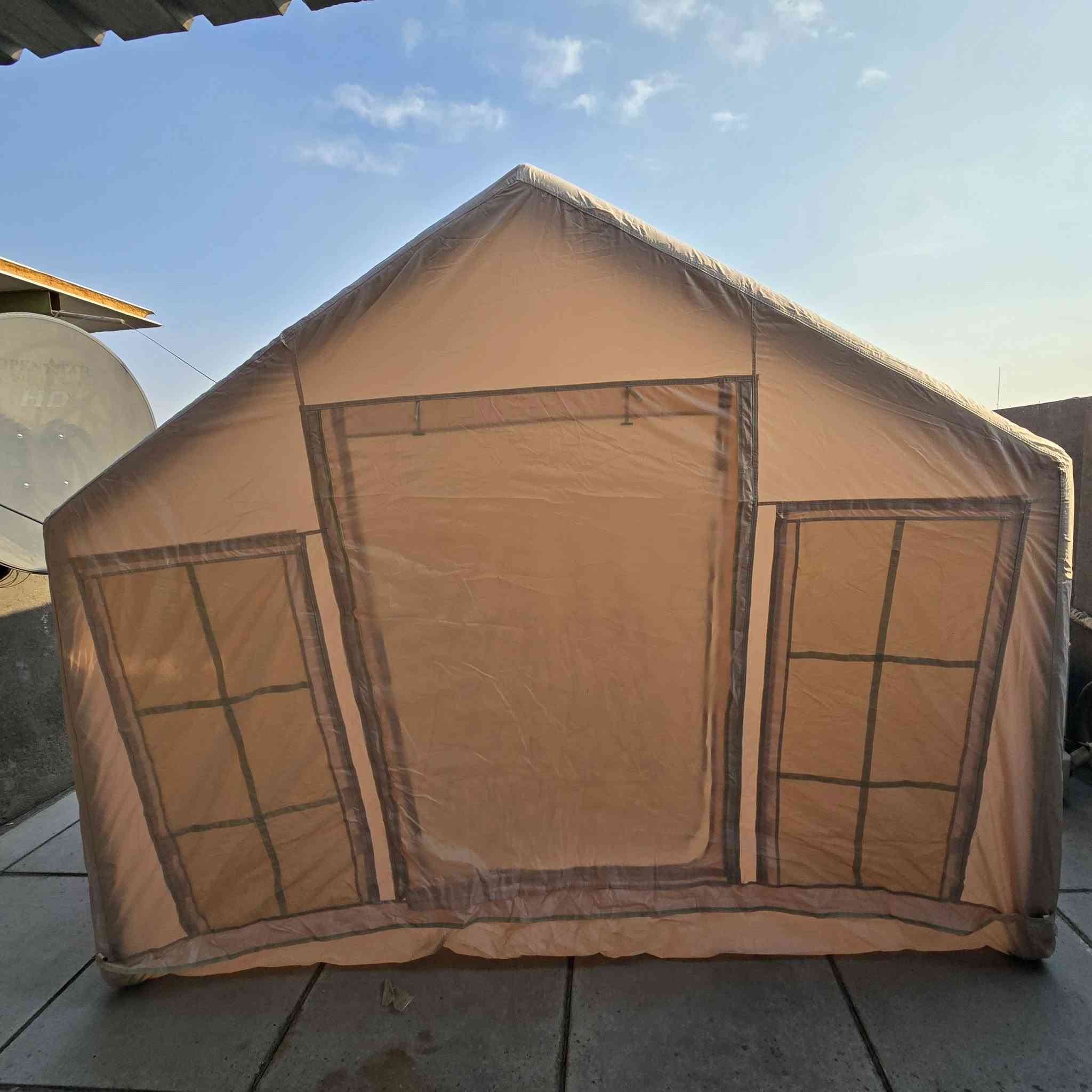 خيمه نفخ قياس الطول3 متر والعرض 2 متر ونص  تكفي 7 اشخاص  جديده غير مستخدمه اوربي وزن 23 كيلو بيها مكان دفايه وبونراما بوري العريض مايتاثر ب الرياح القويه ملحقات بمب يدوي جنطه وحبال  السعر 350 الف مع توصيل رقم واتساب *********** لتواصل اكثر
